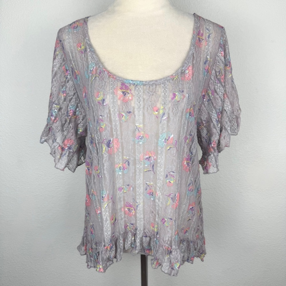Eyeshadow Floral Lace Ruffle Top Lavender Grey Multi Short Sleeve Size Medium